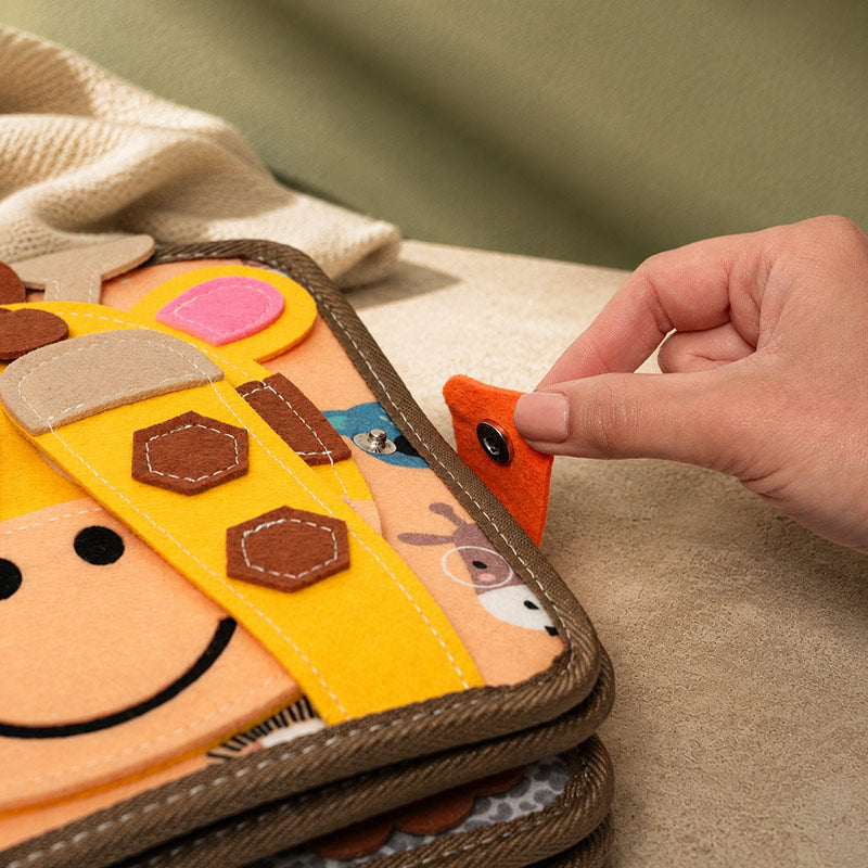 Montessori Genius Giraffe Book